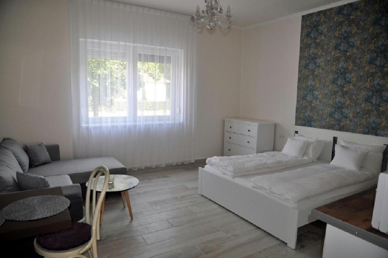 River Apartment Makó Zewnętrze zdjęcie